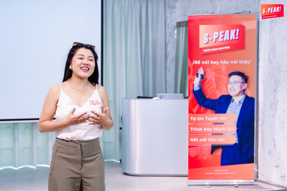 Học viên trình bày trong hoạt động S-PEAK